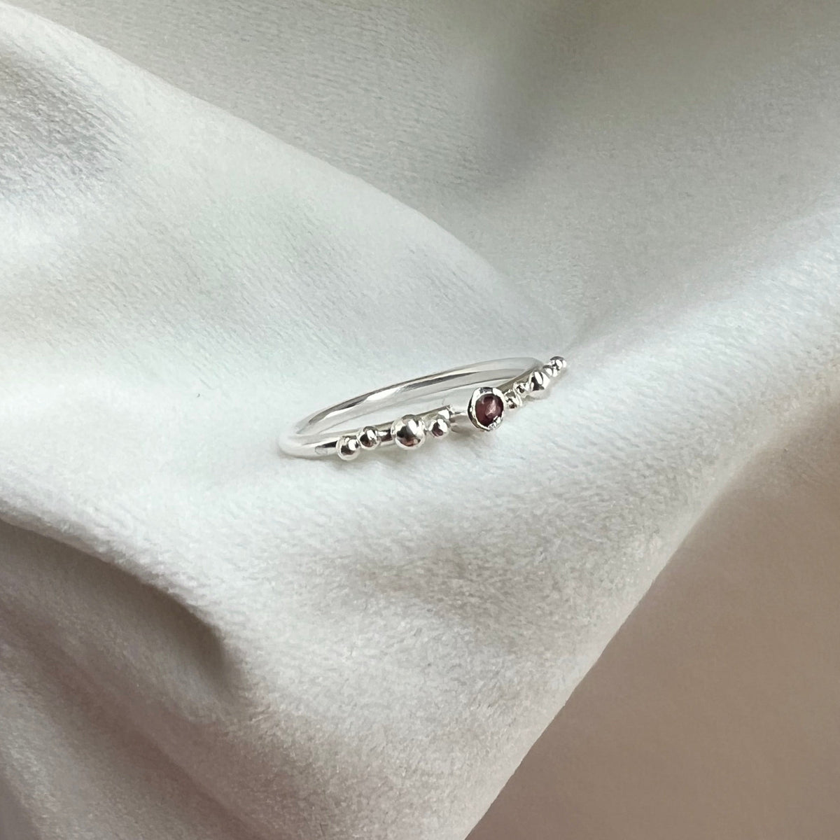 Berry Unika ring med granat