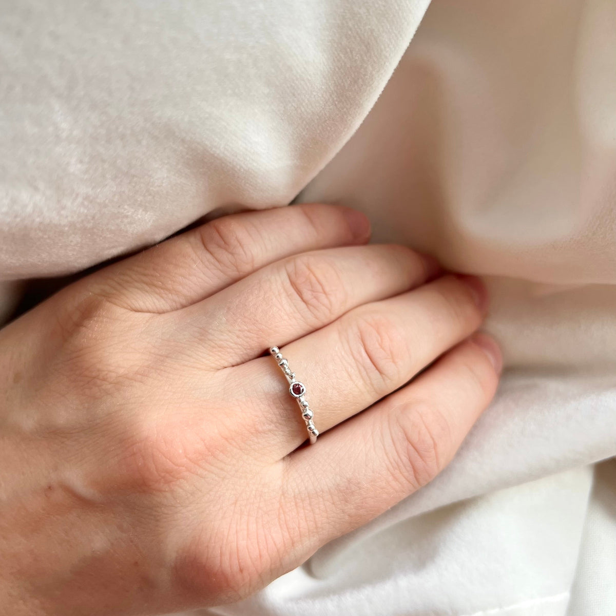 Berry Unika ring med granat